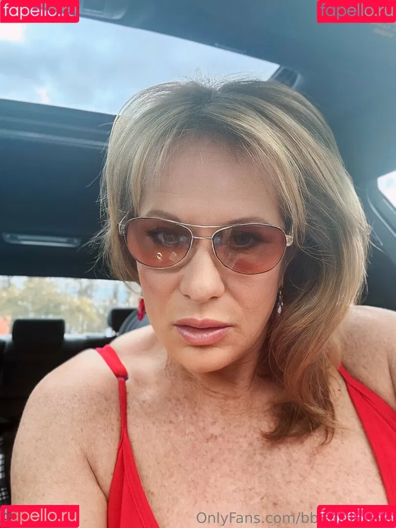 bbcloveslana / withloveleena Onlyfans Photo Gallery 