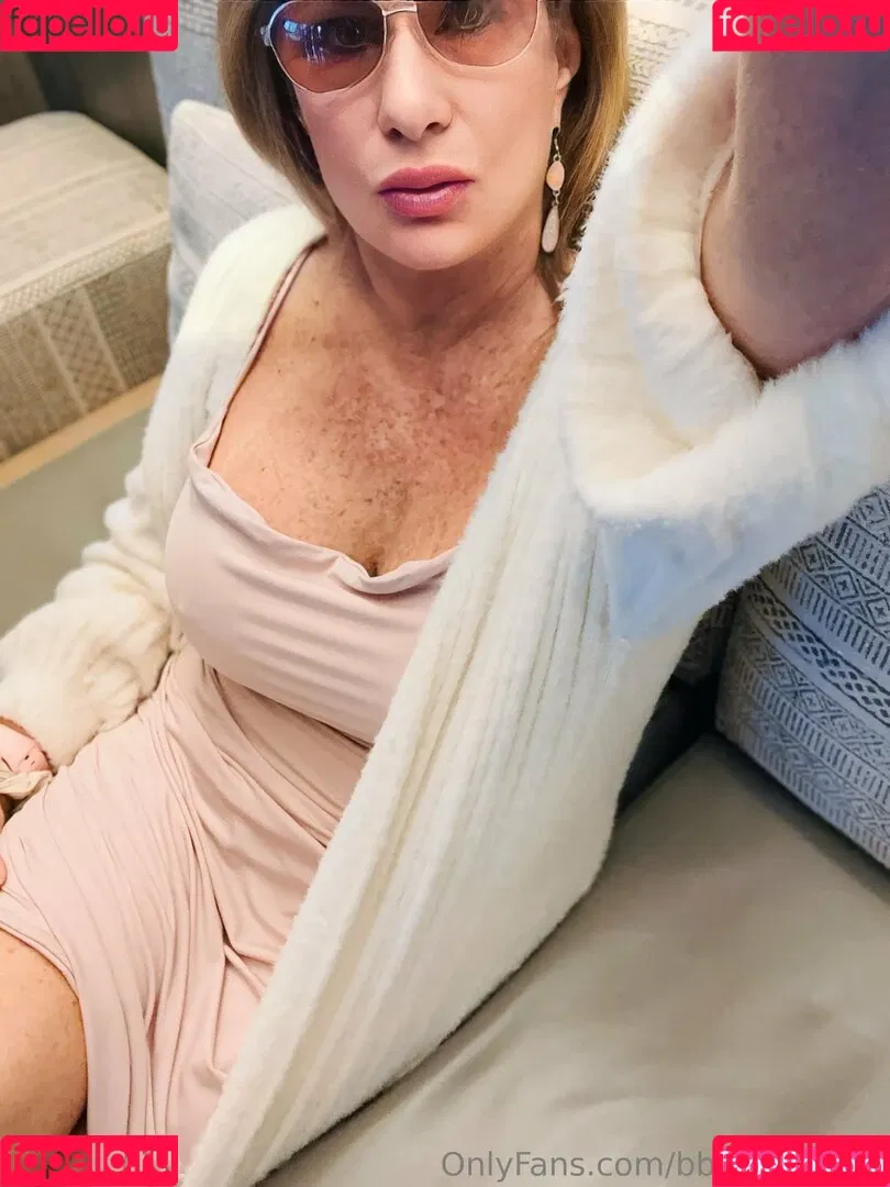 bbcloveslana / withloveleena Onlyfans Photo Gallery 