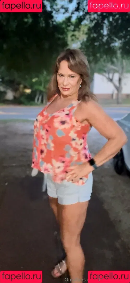 bbcloveslana / withloveleena Onlyfans Photo Gallery 