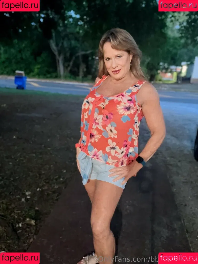 bbcloveslana / withloveleena Onlyfans Photo Gallery 