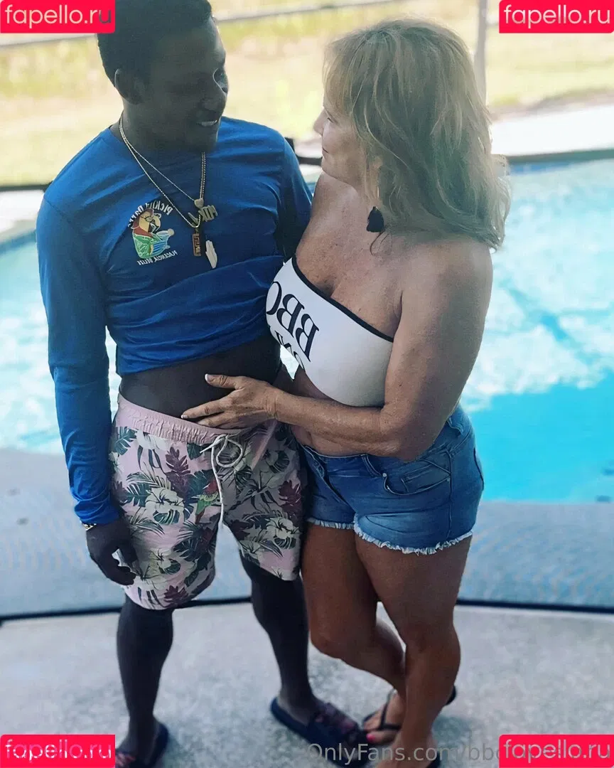 bbcloveslana / withloveleena Onlyfans Photo Gallery 
