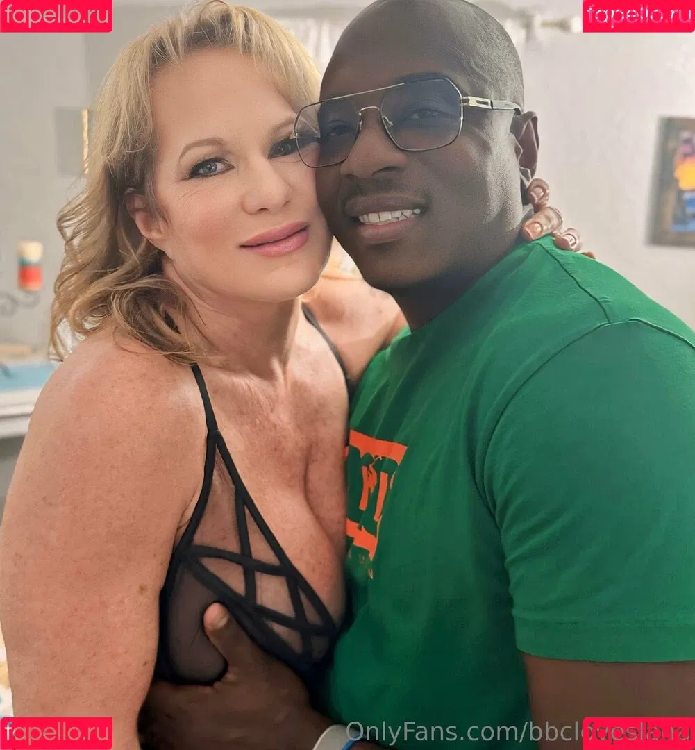 bbcloveslana / withloveleena Onlyfans Photo Gallery 