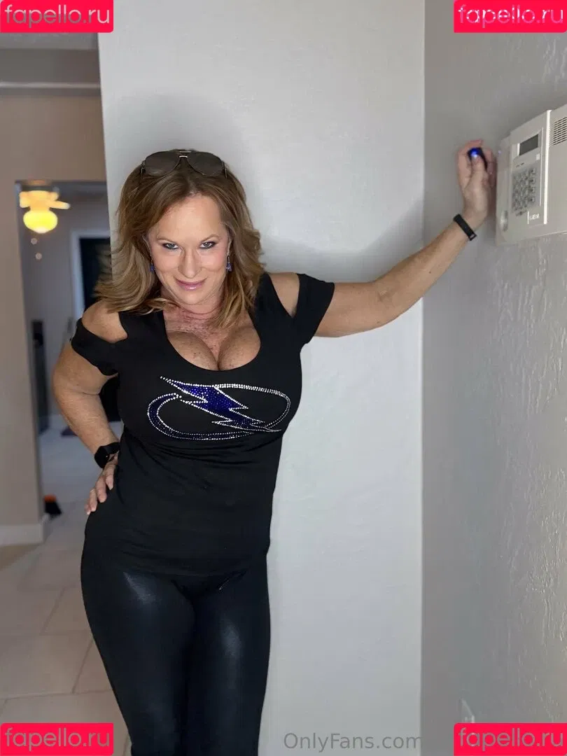bbcloveslana / withloveleena Onlyfans Photo Gallery 
