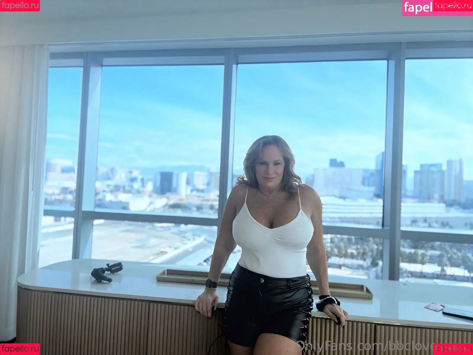 bbcloveslana / withloveleena Onlyfans Photo Gallery 