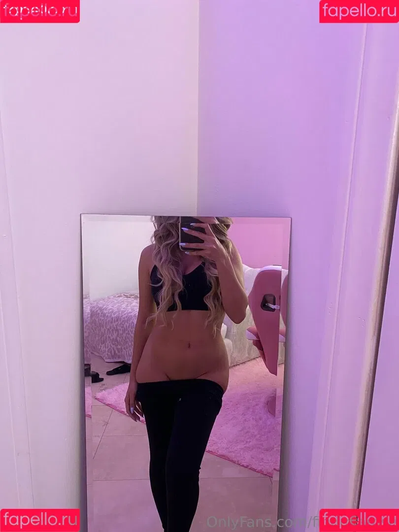 findmiarose Onlyfans Photo Gallery 