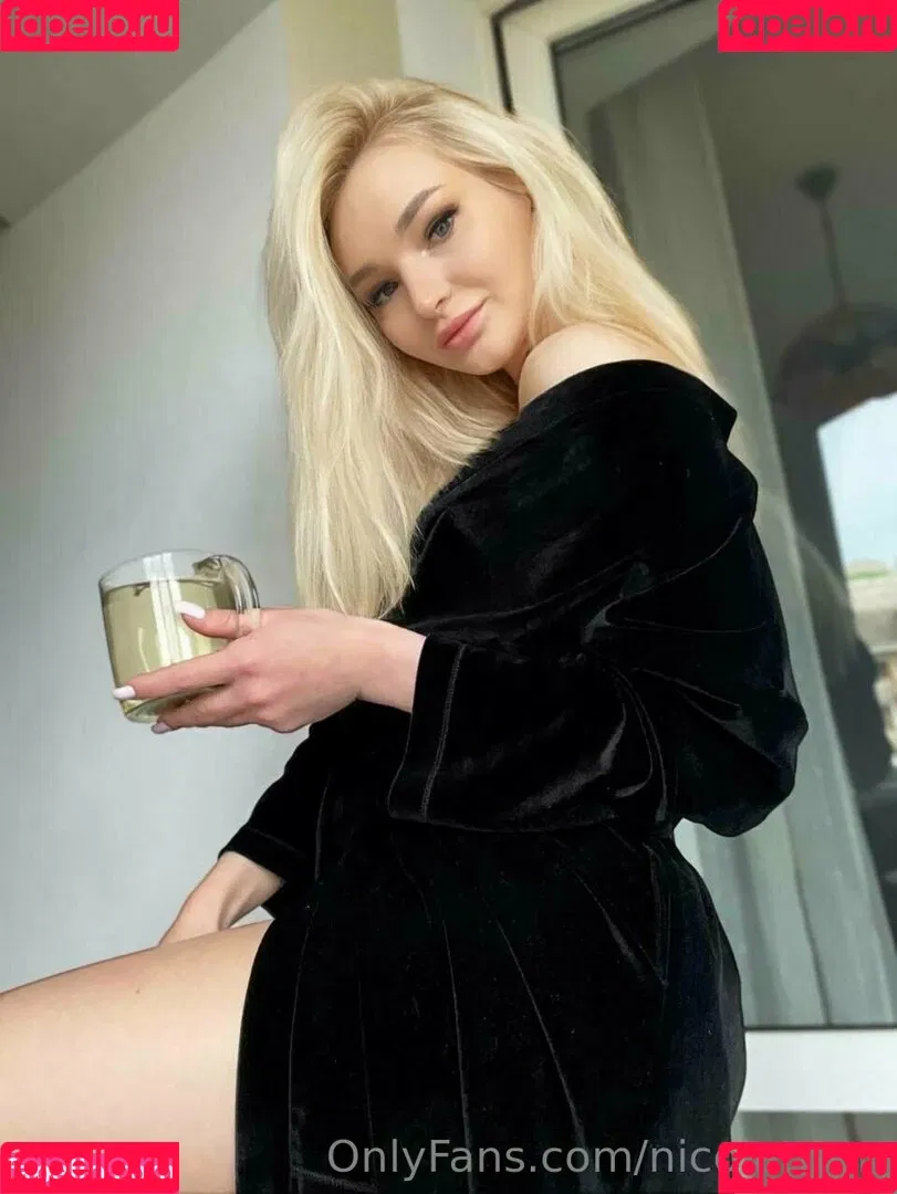 nicolettte.m / nicolettten Onlyfans Photo Gallery 