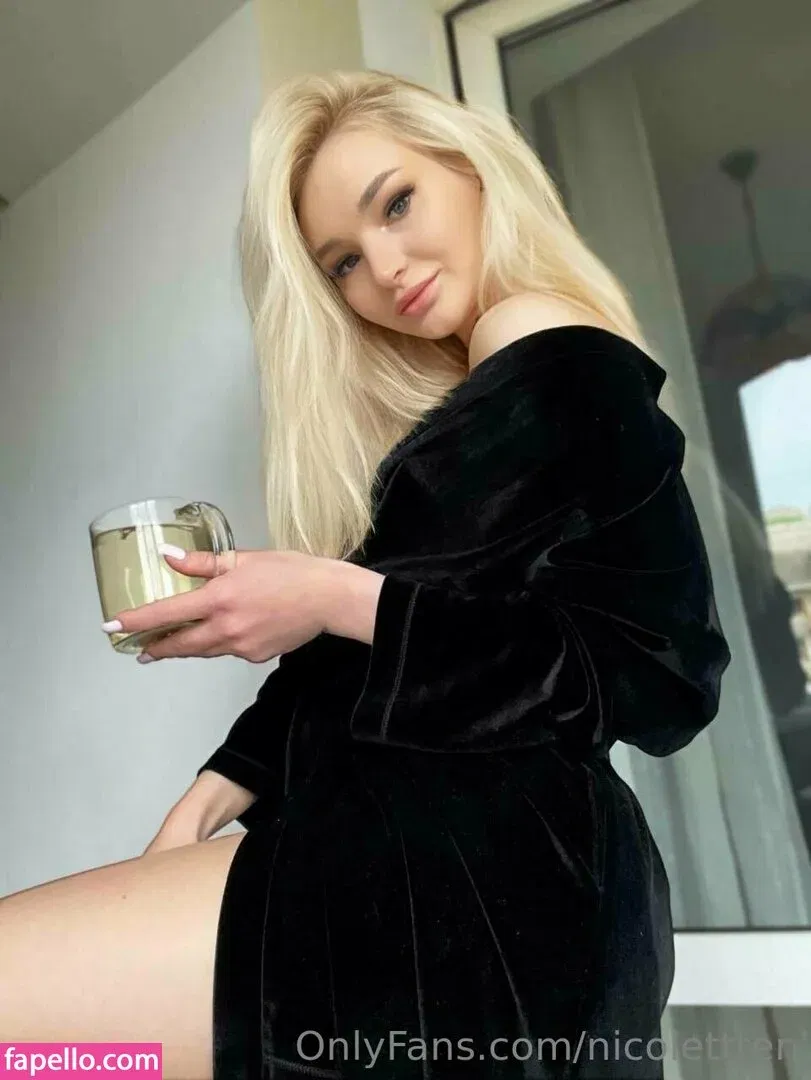 nicolettte.m / nicolettten Onlyfans Photo Gallery 