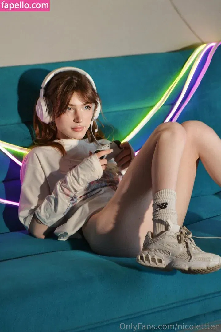 nicolettte.m / nicolettten Onlyfans Photo Gallery 