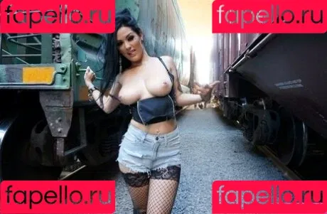 Katrina Jade / katrinajade / kj_fetishmodel / officialkatrina__jade__ Onlyfans Photo Gallery 