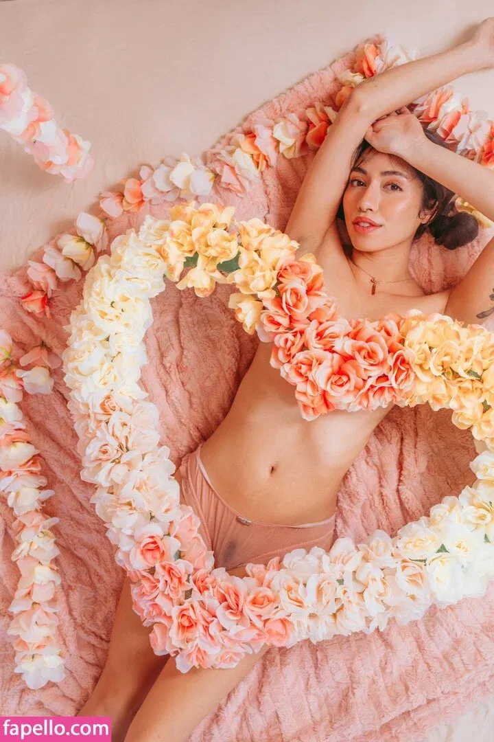 Robin Mae / Robinmae / hiirobinmae Onlyfans Photo Gallery 