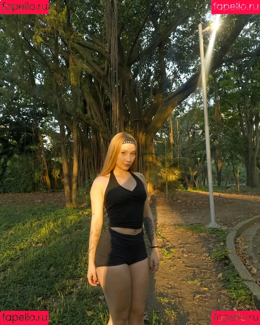 Camilleadrt / Namorada do NautaMC / candidlycam / mille Onlyfans Photo Gallery 