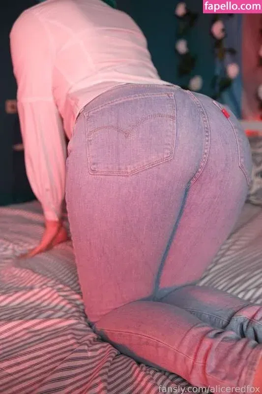 aliceredfox / redfox.alice Onlyfans Photo Gallery 