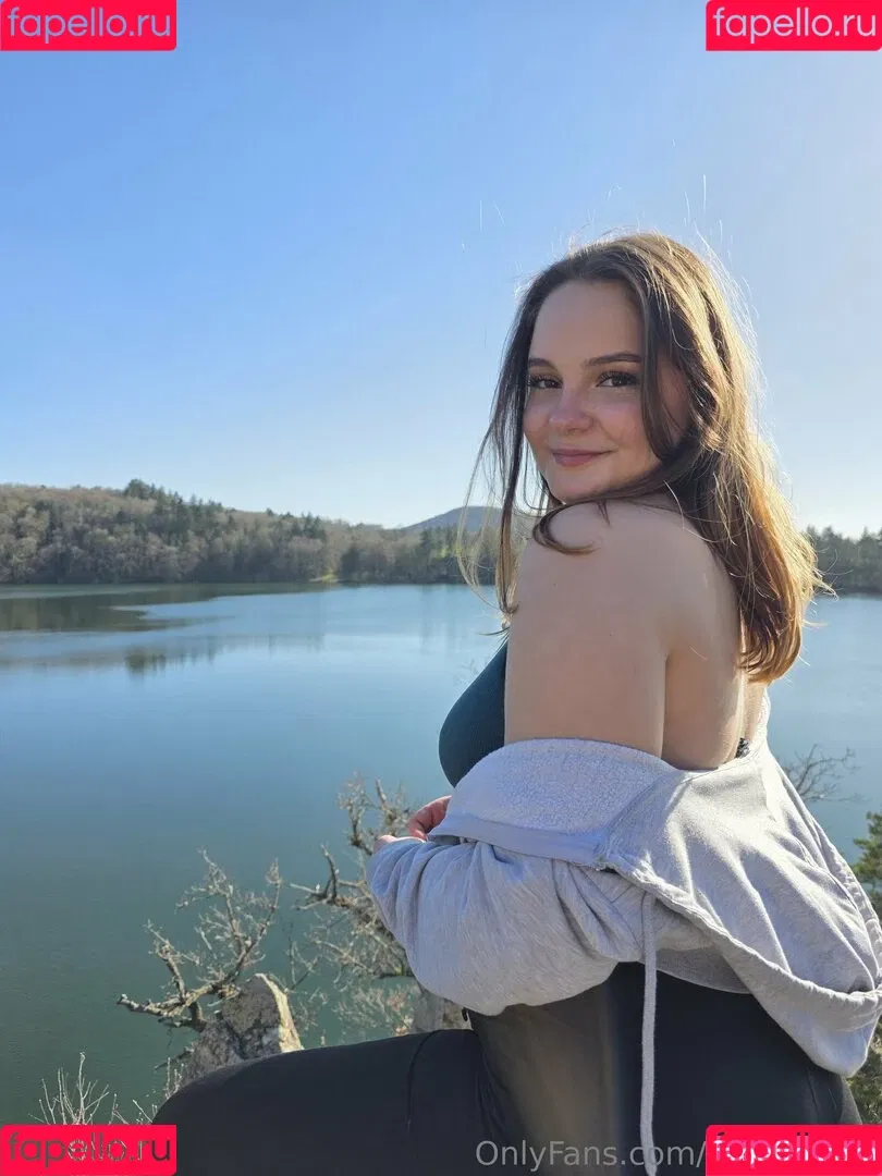 lilywhite_fr / lilywhiteauthor Onlyfans Photo Gallery 