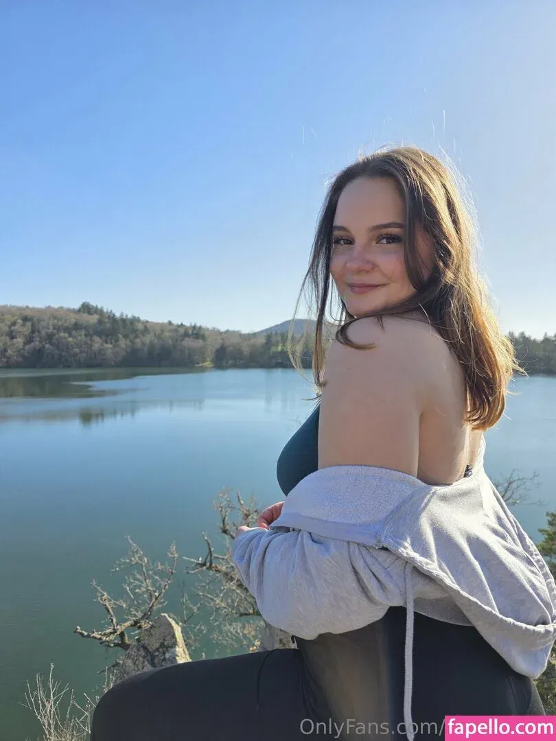 lilywhite_fr / lilywhiteauthor Onlyfans Photo Gallery 