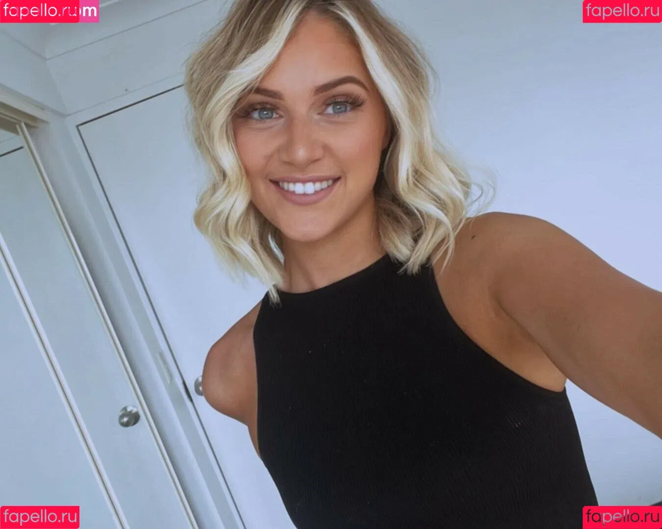 Little Blondie / itsemilygrace__ / itslittle_em Onlyfans Photo Gallery 