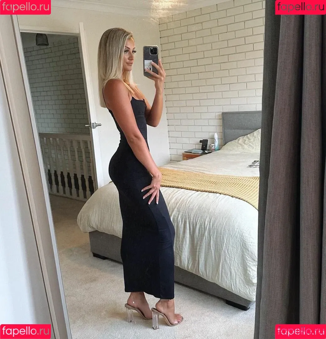 Little Blondie / itsemilygrace__ / itslittle_em Onlyfans Photo Gallery 