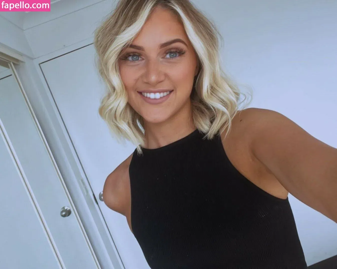 Little Blondie / itsemilygrace__ / itslittle_em Onlyfans Photo Gallery 