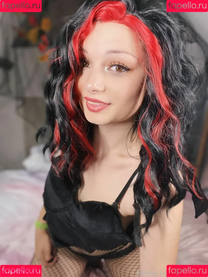 Pixiecat / pixiecatofficial / pixiiecat Onlyfans Photo Gallery 