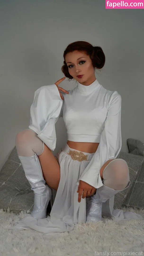Pixiecat / pixiecatofficial / pixiiecat Onlyfans Photo Gallery 