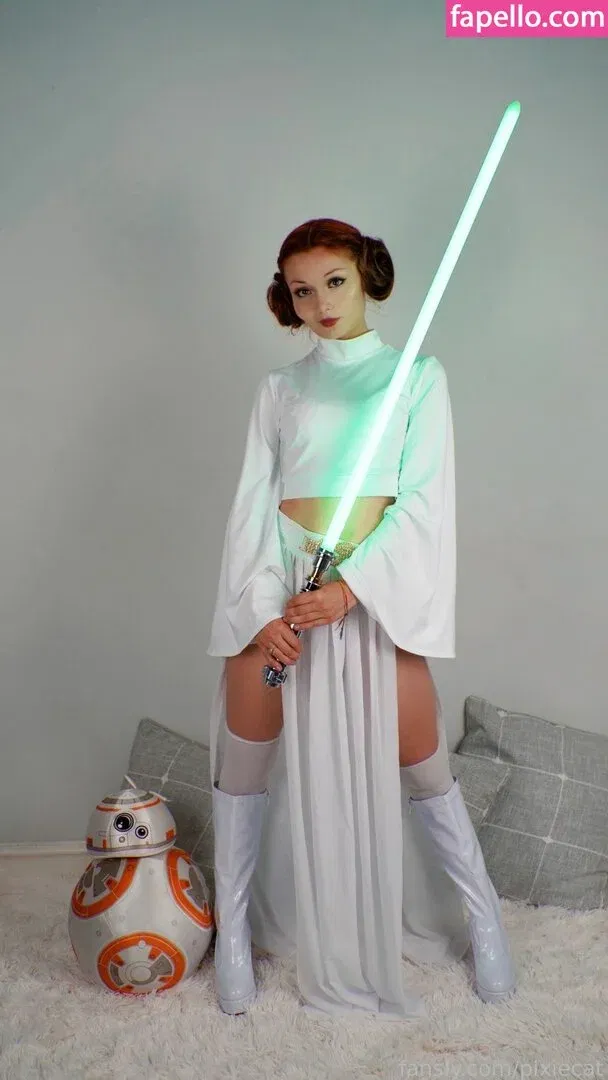 Pixiecat / pixiecatofficial / pixiiecat Onlyfans Photo Gallery 