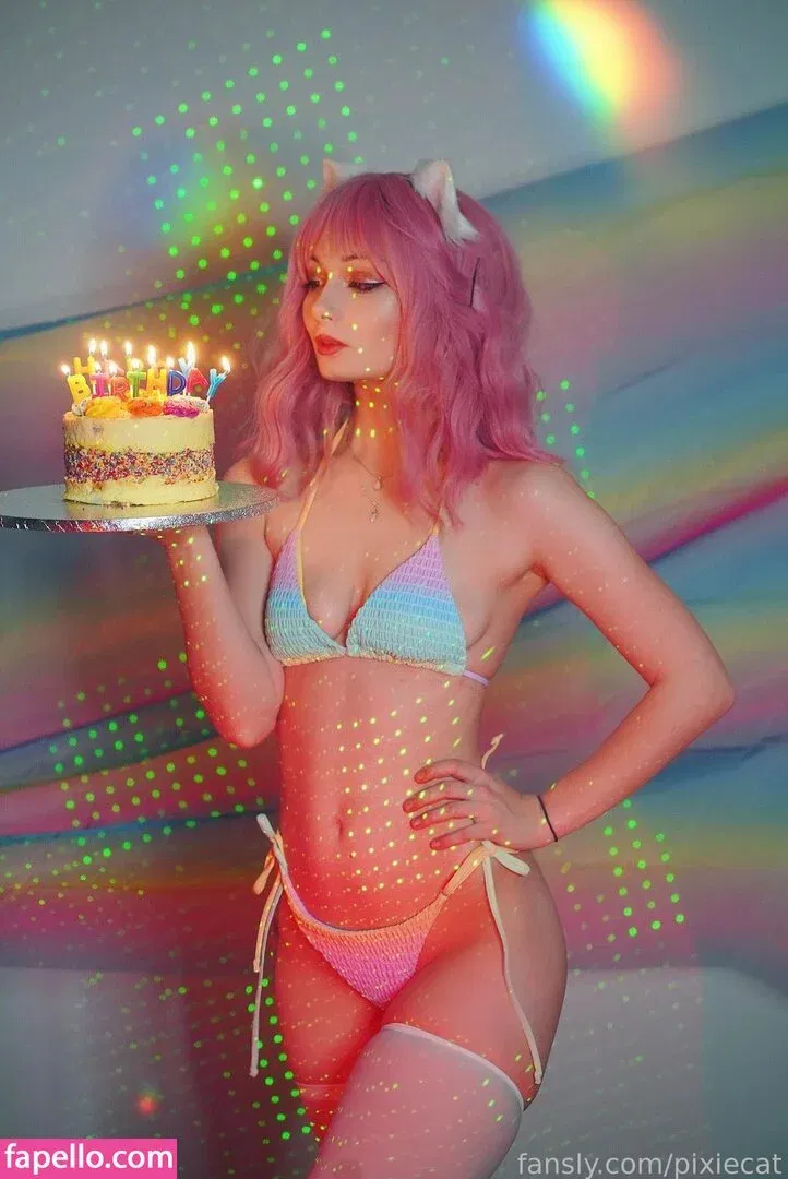 Pixiecat / pixiecatofficial / pixiiecat Onlyfans Photo Gallery 