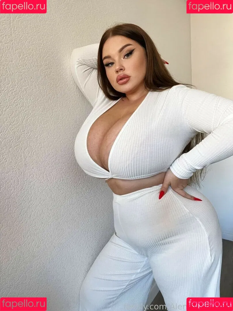 Alena Ostanova / Alenaost / ostanovaalena / that_same_alena Onlyfans Photo Gallery 