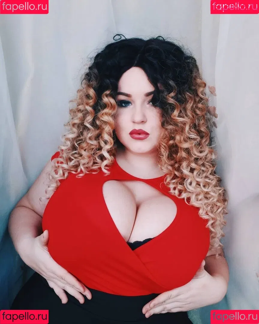 Alena Ostanova / Alenaost / ostanovaalena / that_same_alena Onlyfans Photo Gallery 