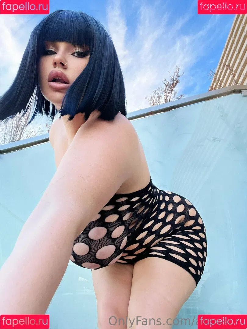 Alena Ostanova / Alenaost / ostanovaalena / that_same_alena Onlyfans Photo Gallery 
