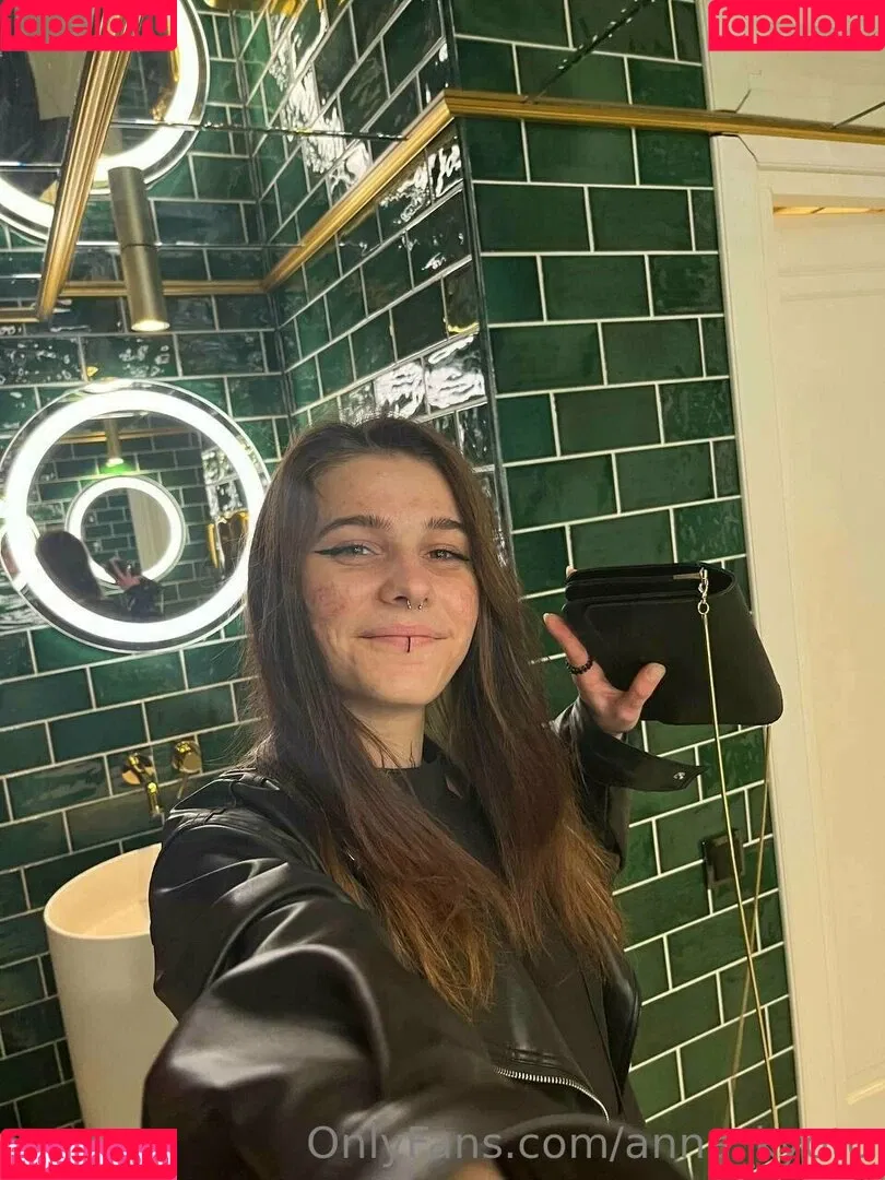 anna_kyoto / kyoto_gun Onlyfans Photo Gallery 