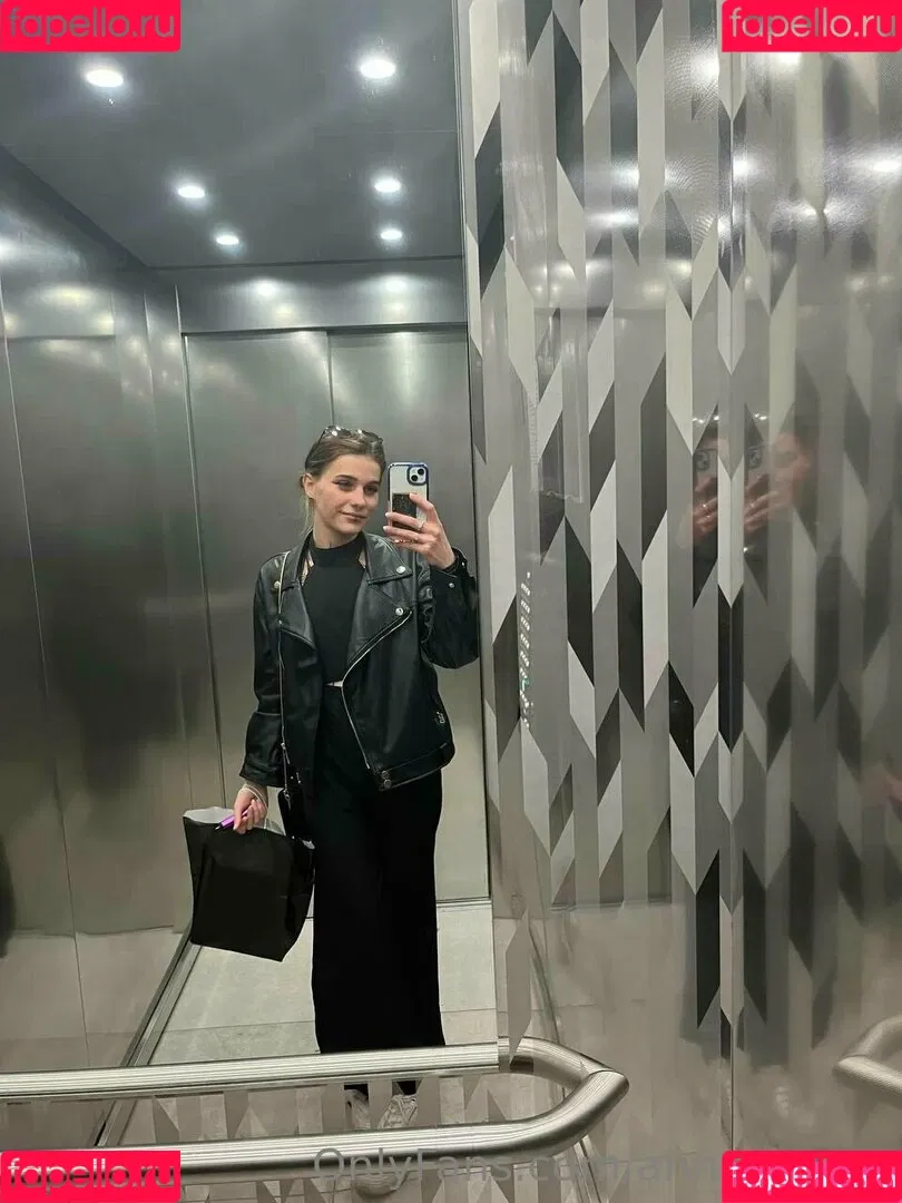 anna_kyoto / kyoto_gun Onlyfans Photo Gallery 