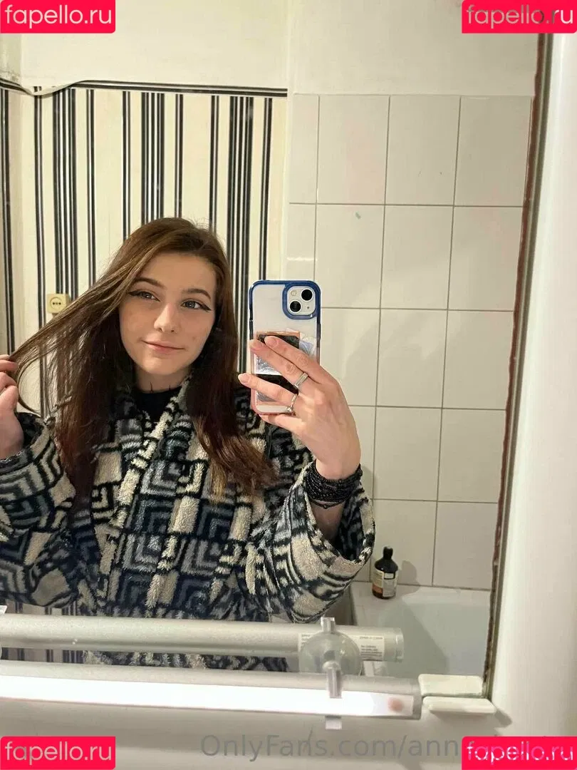 anna_kyoto / kyoto_gun Onlyfans Photo Gallery 