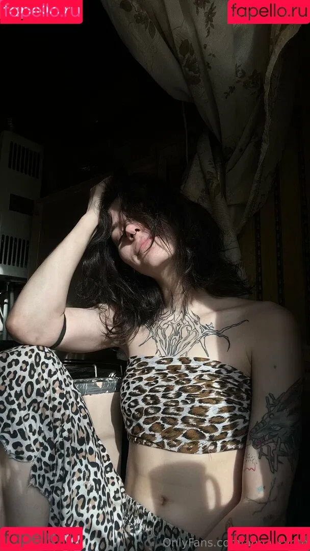 anna_kyoto / kyoto_gun Onlyfans Photo Gallery 