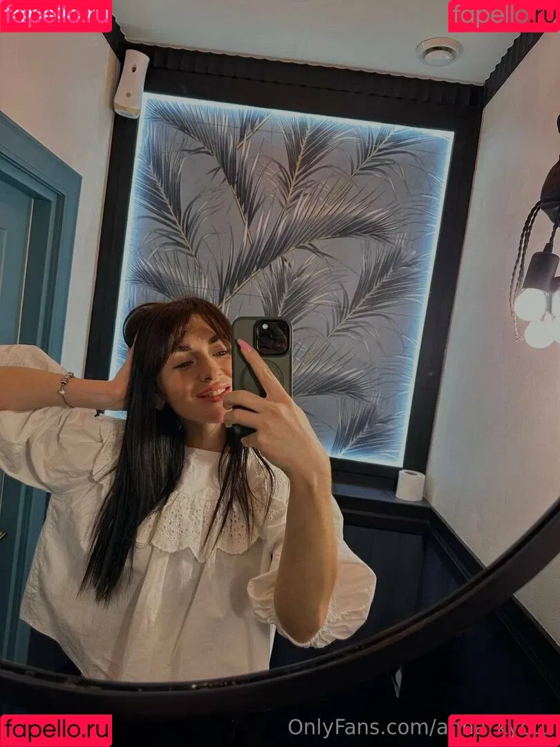 anna_kyoto / kyoto_gun Onlyfans Photo Gallery 