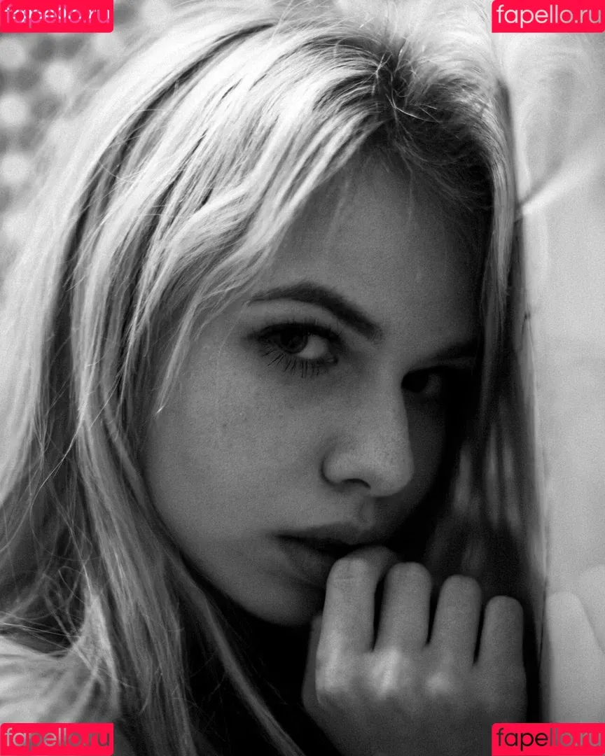 Alexandra Smelova / alex_lolly_ / smelovandmila Onlyfans Photo Gallery 