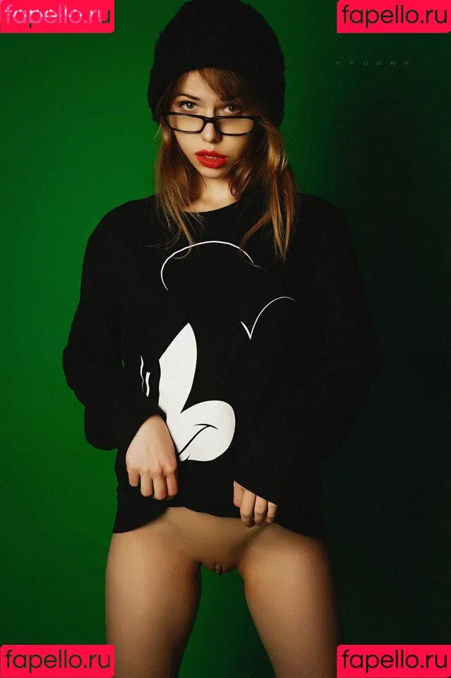 Alexandra Smelova / alex_lolly_ / smelovandmila Onlyfans Photo Gallery 