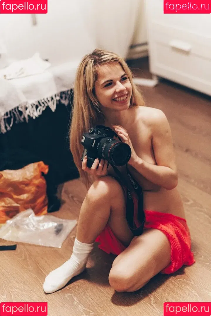 Alexandra Smelova / alex_lolly_ / smelovandmila Onlyfans Photo Gallery 
