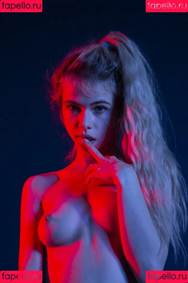 Alexandra Smelova / alex_lolly_ / smelovandmila Onlyfans Photo Gallery 