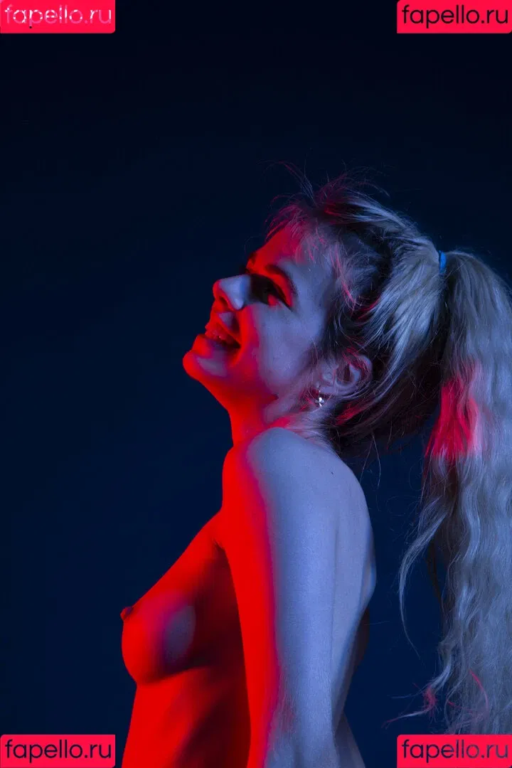 Alexandra Smelova / alex_lolly_ / smelovandmila Onlyfans Photo Gallery 