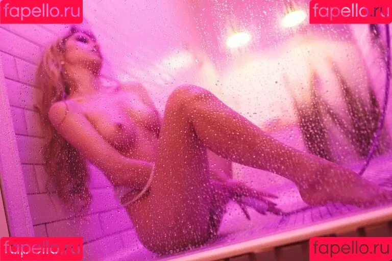 Alexandra Smelova / alex_lolly_ / smelovandmila Onlyfans Photo Gallery 