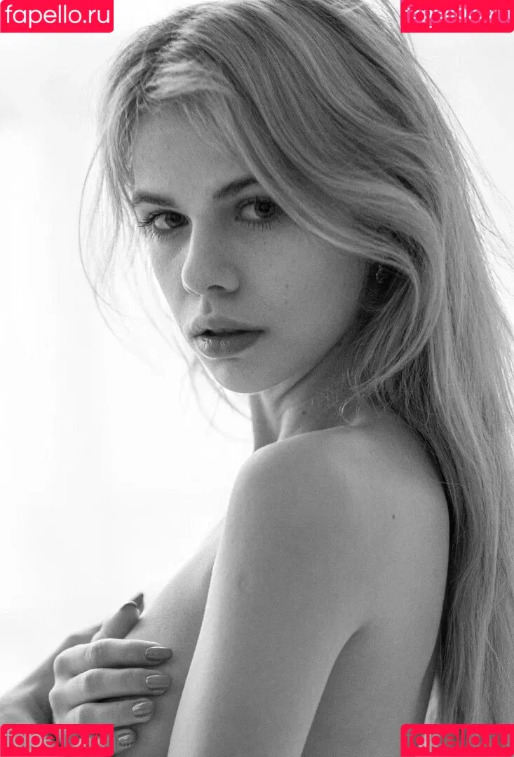 Alexandra Smelova / alex_lolly_ / smelovandmila Onlyfans Photo Gallery 