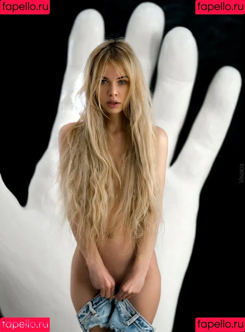 Alexandra Smelova / alex_lolly_ / smelovandmila Onlyfans Photo Gallery 