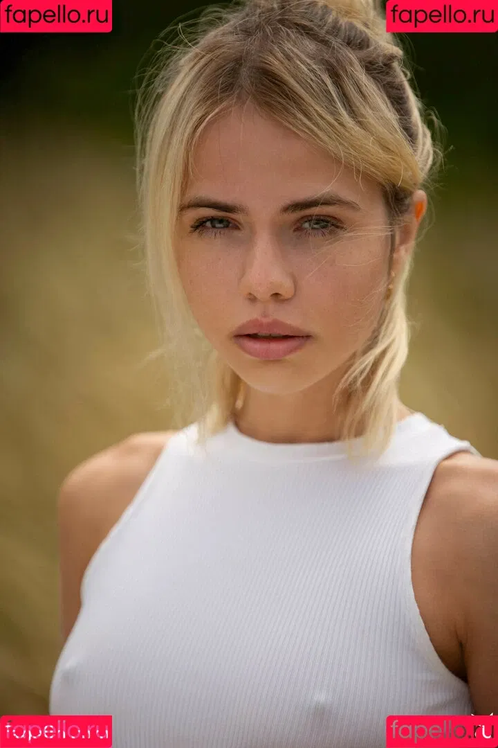 Alexandra Smelova / alex_lolly_ / smelovandmila Onlyfans Photo Gallery 