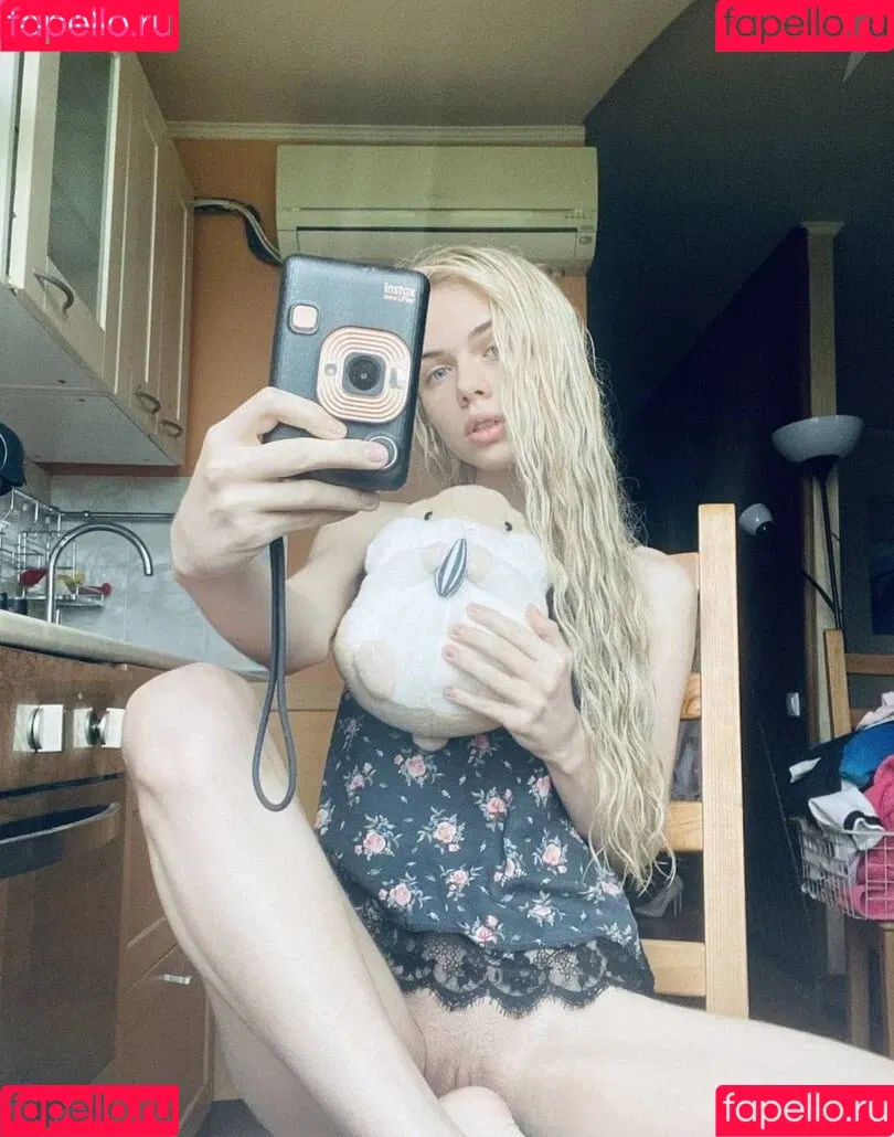Alexandra Smelova / alex_lolly_ / smelovandmila Onlyfans Photo Gallery 