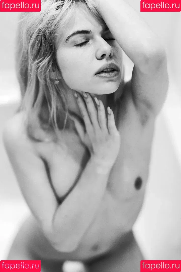 Alexandra Smelova / alex_lolly_ / smelovandmila Onlyfans Photo Gallery 