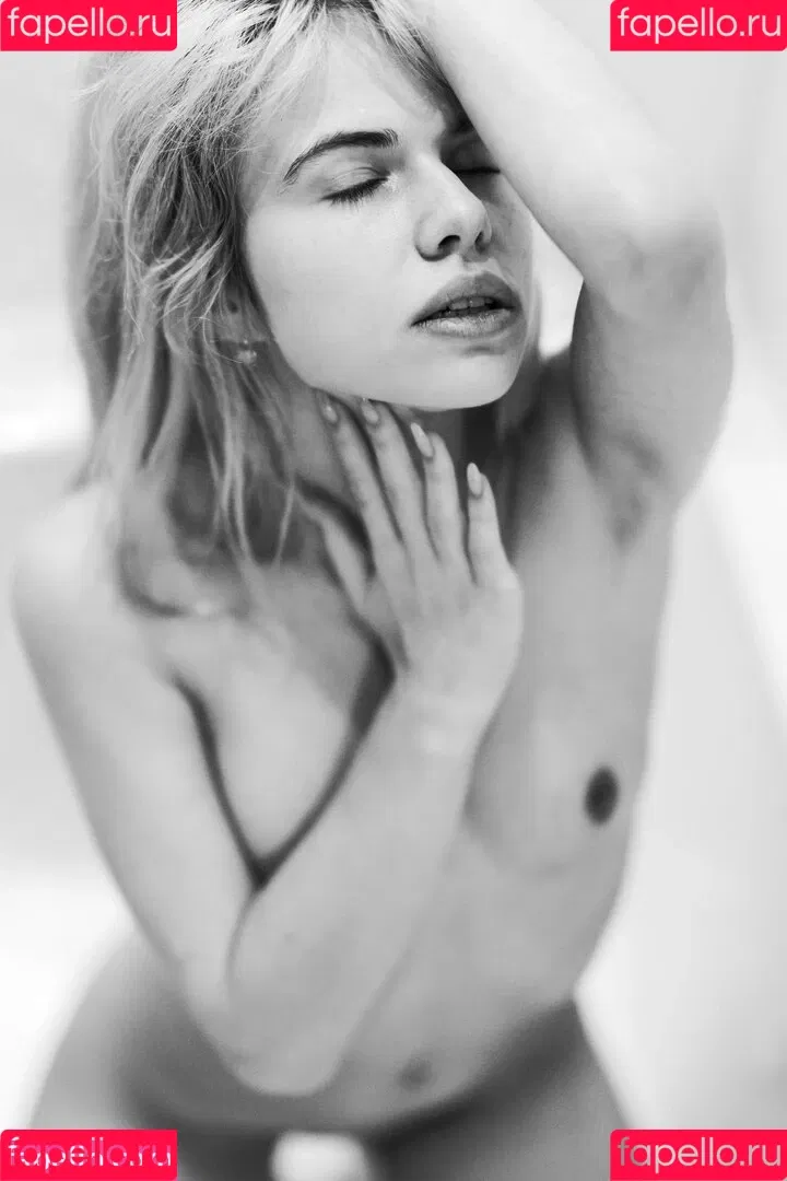 Alexandra Smelova / alex_lolly_ / smelovandmila Onlyfans Photo Gallery 