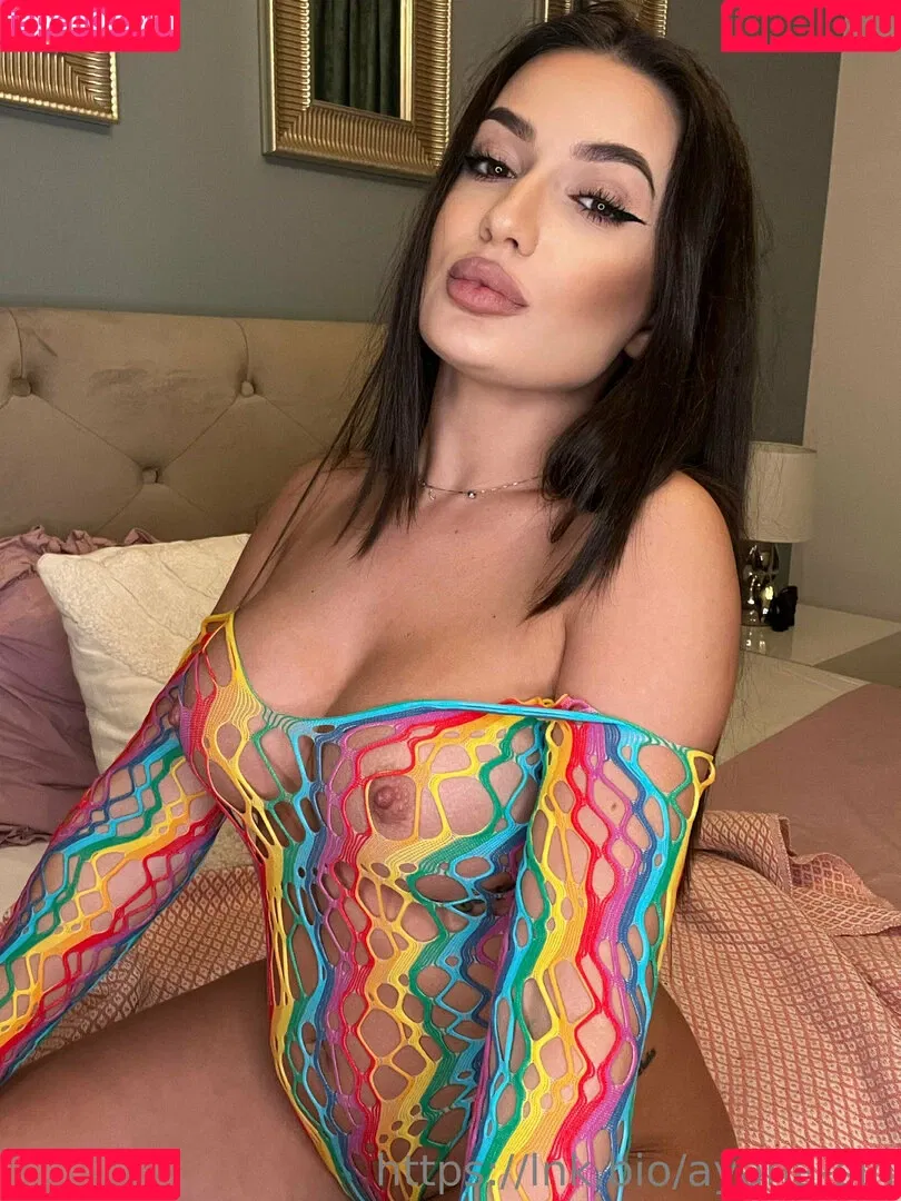 ayana.sinn / ayanasin Onlyfans Photo Gallery 