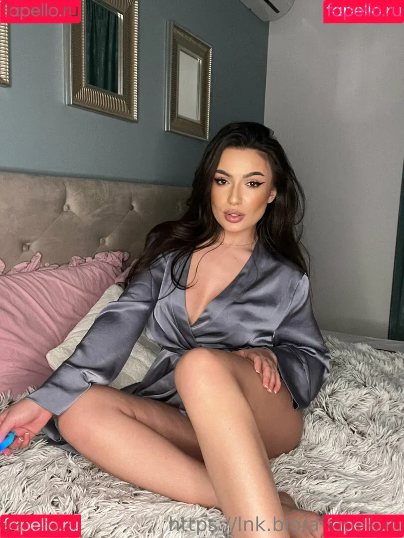 ayana.sinn / ayanasin Onlyfans Photo Gallery 