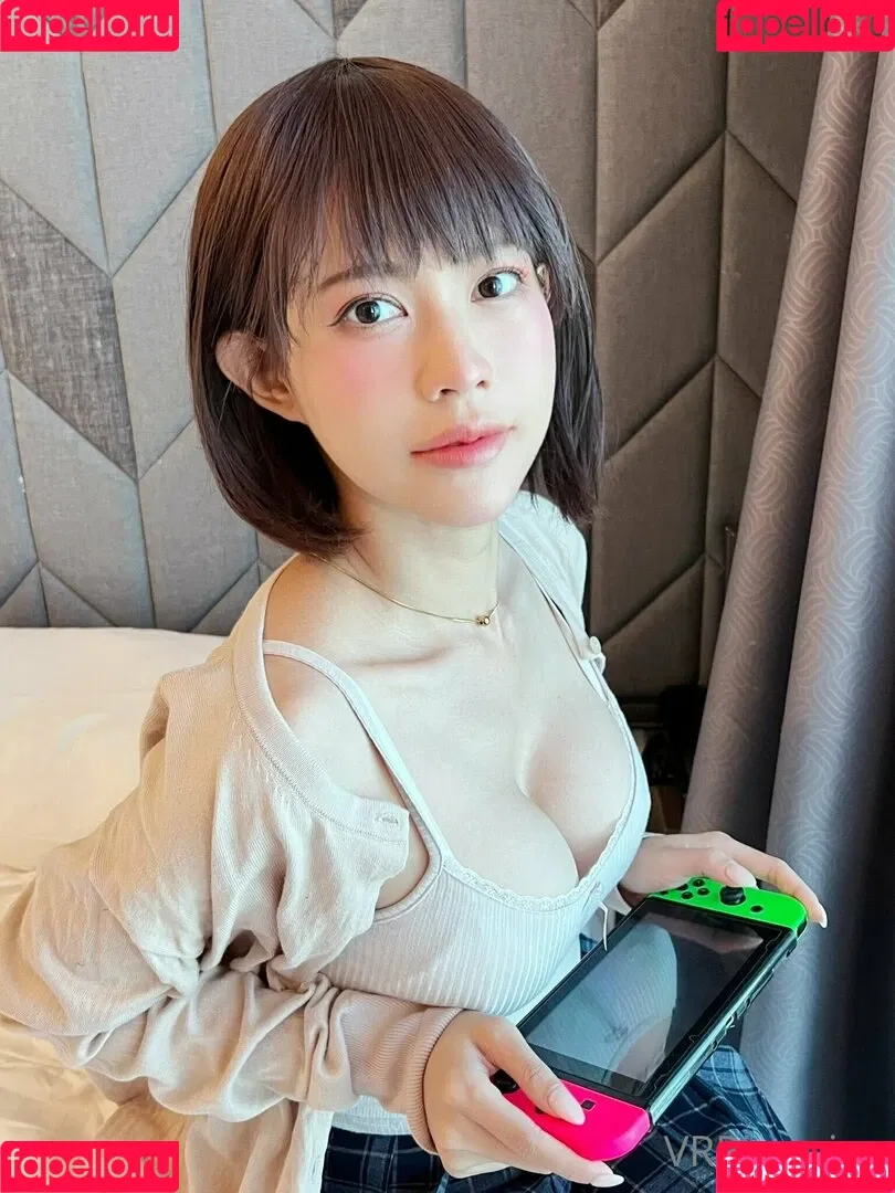 Kawai Binh / Pingping 2011 / ping.cos / pingpinggg2011 Onlyfans Photo Gallery 