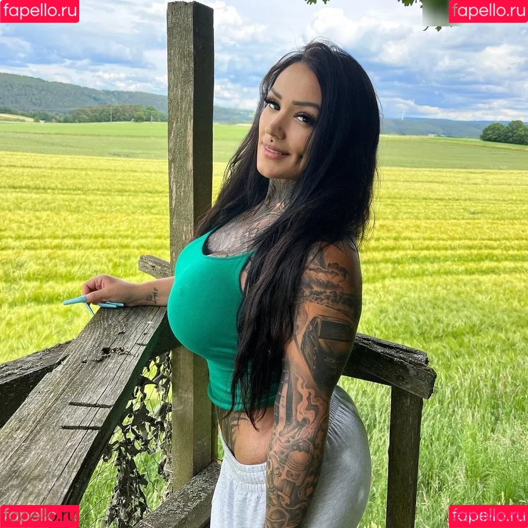 Stifflersmom / officialstifflersmom Onlyfans Photo Gallery 
