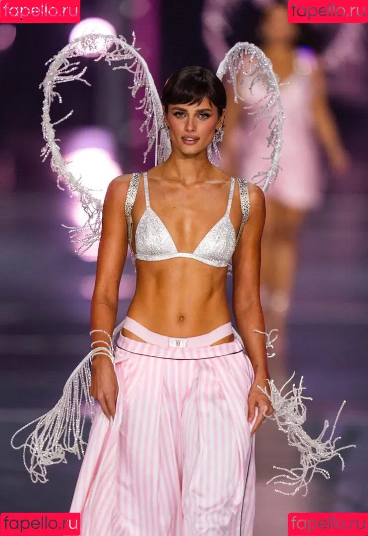 Taylor Marie Hill / taylerhillss / taylor_hill Onlyfans Photo Gallery 